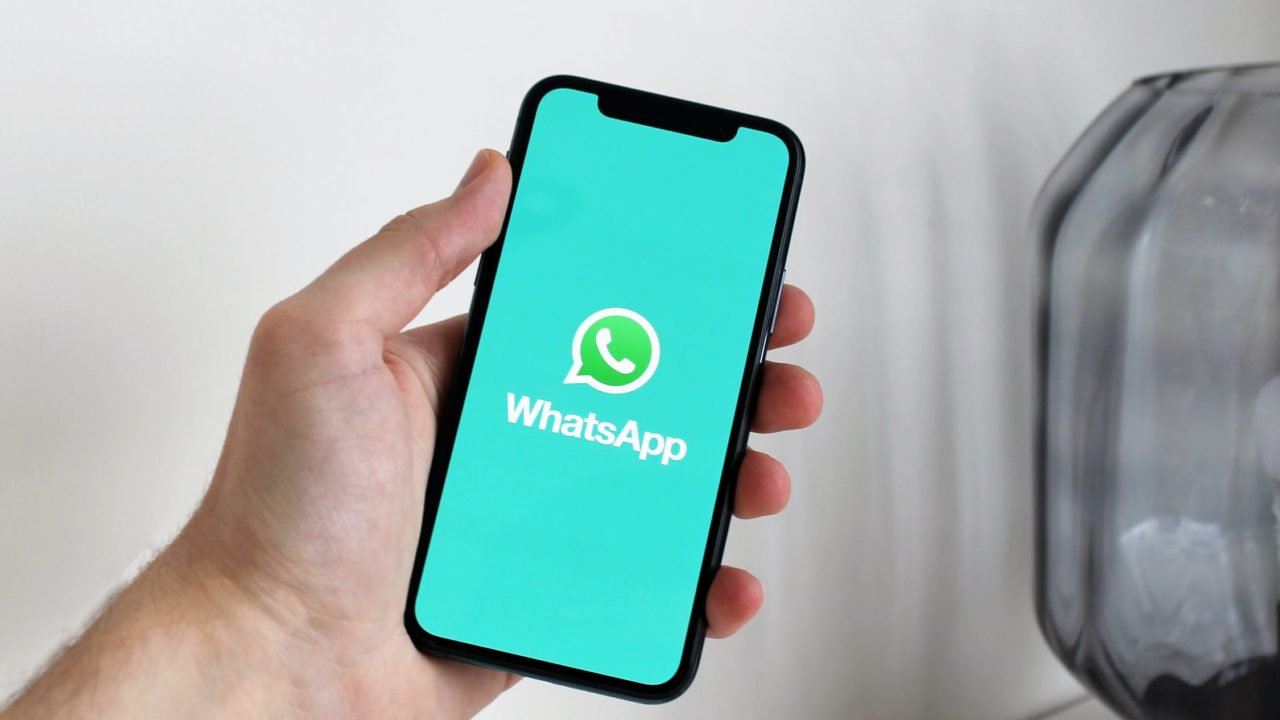 WhatsApp et Facebook cèdent à nouveau !